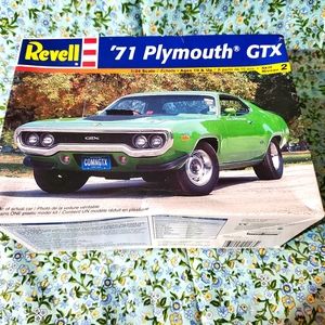 Vintage Revell '71 Plymouth GTX model kit